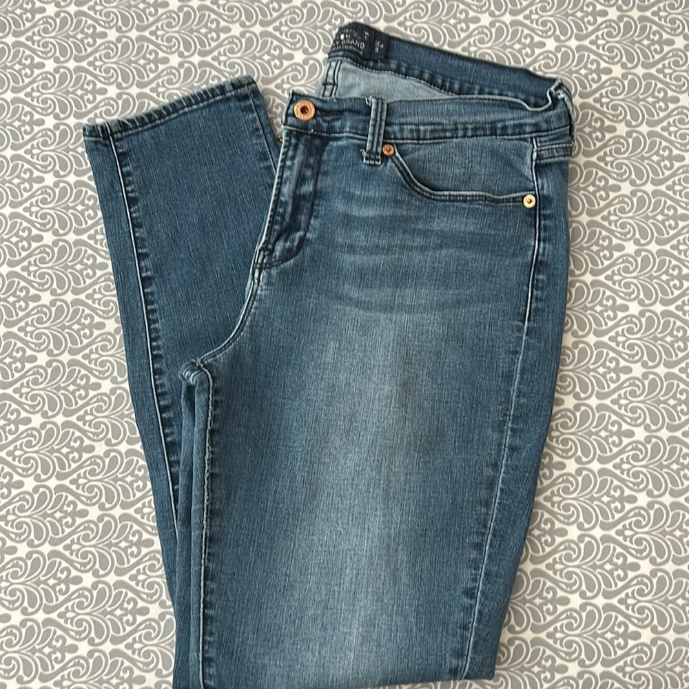 Lucky Brand jeans - in good condition!